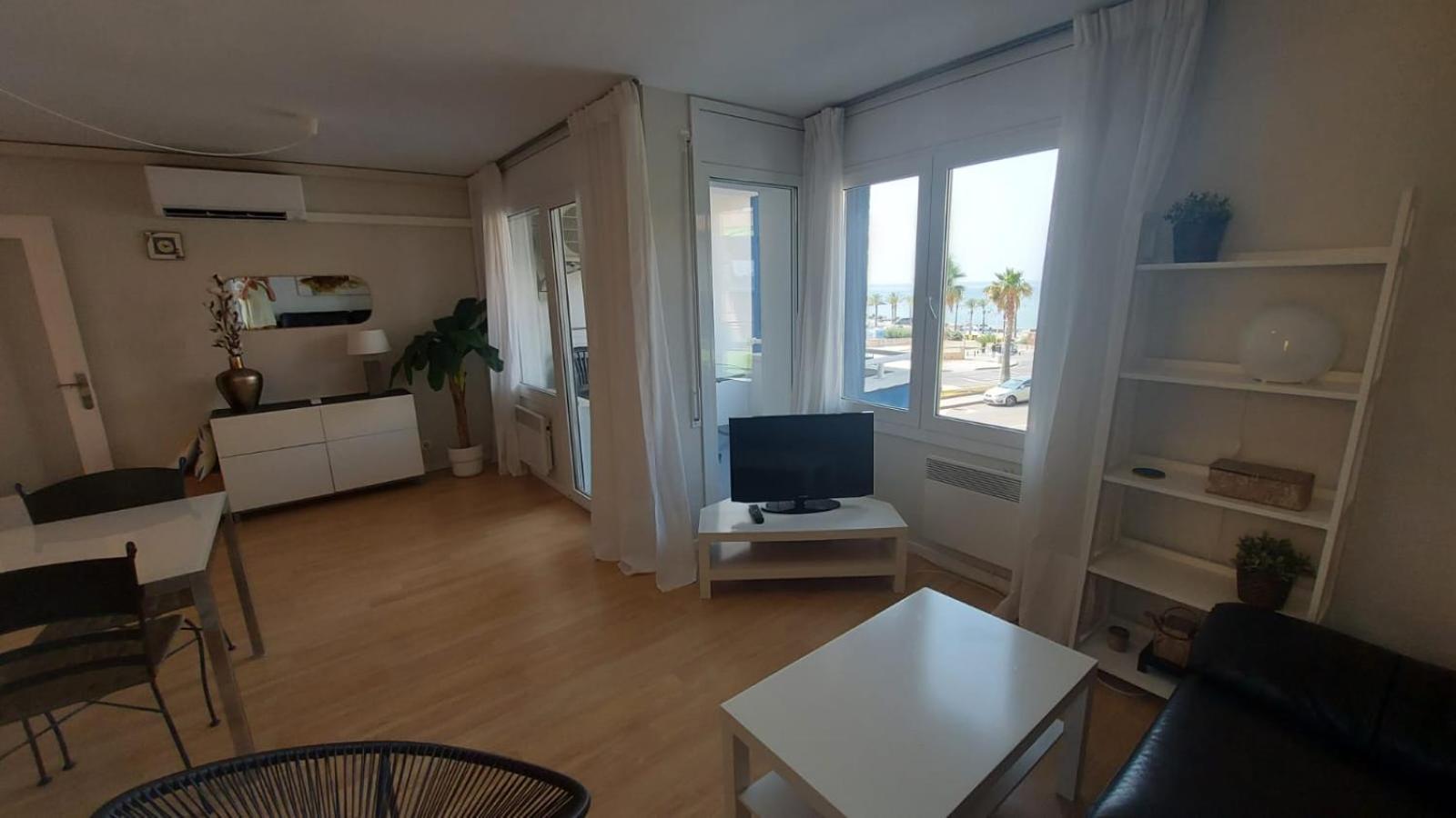1ª Linea Reformado Y Frente Al Puerto Deportivo Firmamos Contrato Si El Cliente Lo Solicita Aunque Es Necesario Hacer La Reserva Para Poder Comunicarse ロスピタレート・デ・リンファント エクステリア 写真